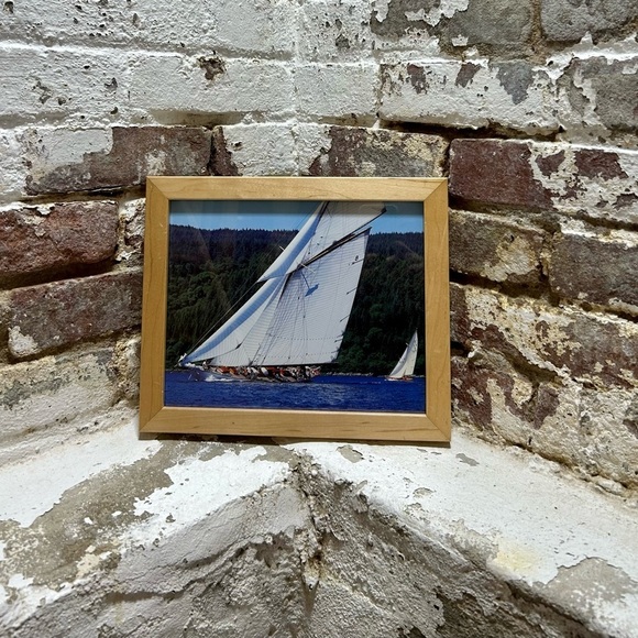 Vintage Framed Yacht Photograph Measures 11.25 x 9.25 x 1 inches. - Picture 3 of 8